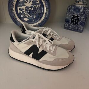 Like New New Balance 237